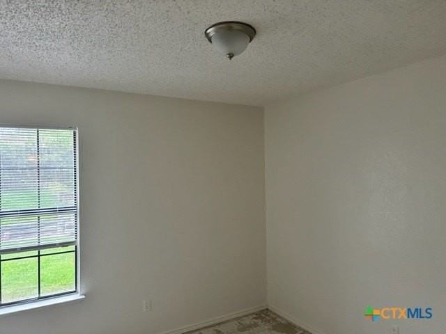 403 E Hogan Dr - Photo 7 of 16
