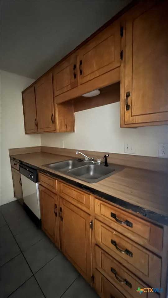 2109 Hinkle Ave - Photo 7 of 30