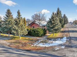 featured image of 1002 E St