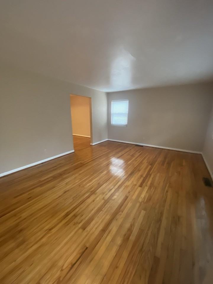 1504 Sunset Ln - Photo 2 of 22