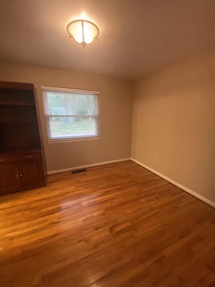 1504 Sunset Ln - Photo 4 of 22