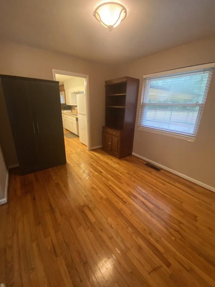 1504 Sunset Ln - Photo 5 of 22