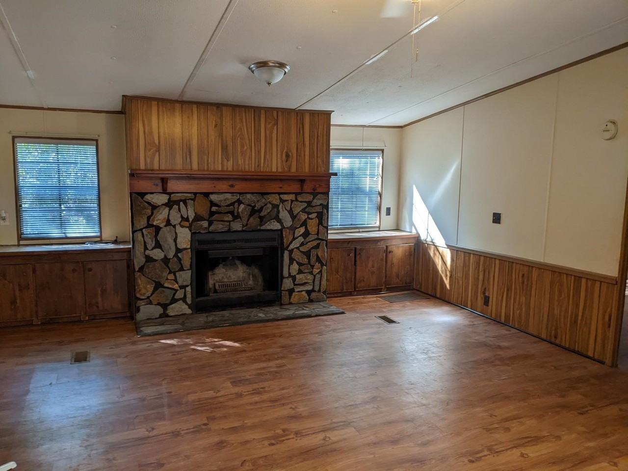 11231 Daddy Hall Ln - Photo 3 of 10