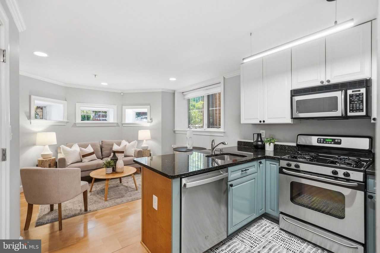 1740 18th St Nw #T2 - Photo 2 of 11