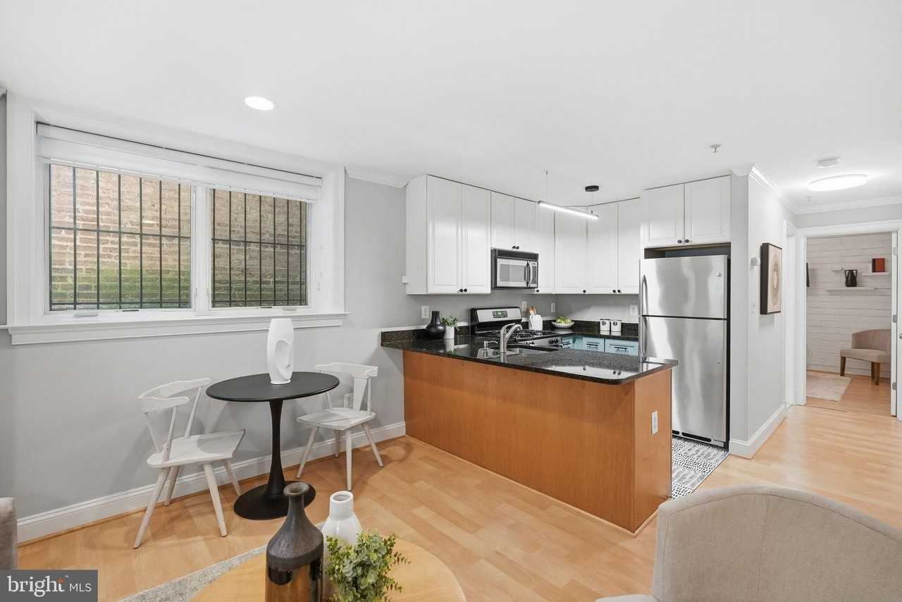 1740 18th St Nw #T2 - Photo 4 of 11