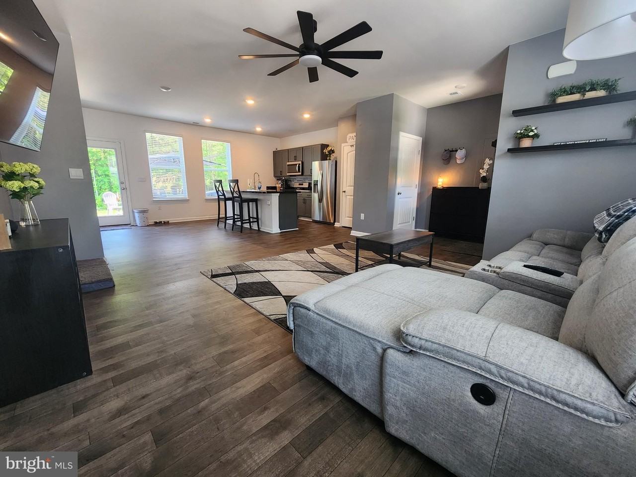 140 Currant Cir - Photo 7 of 19