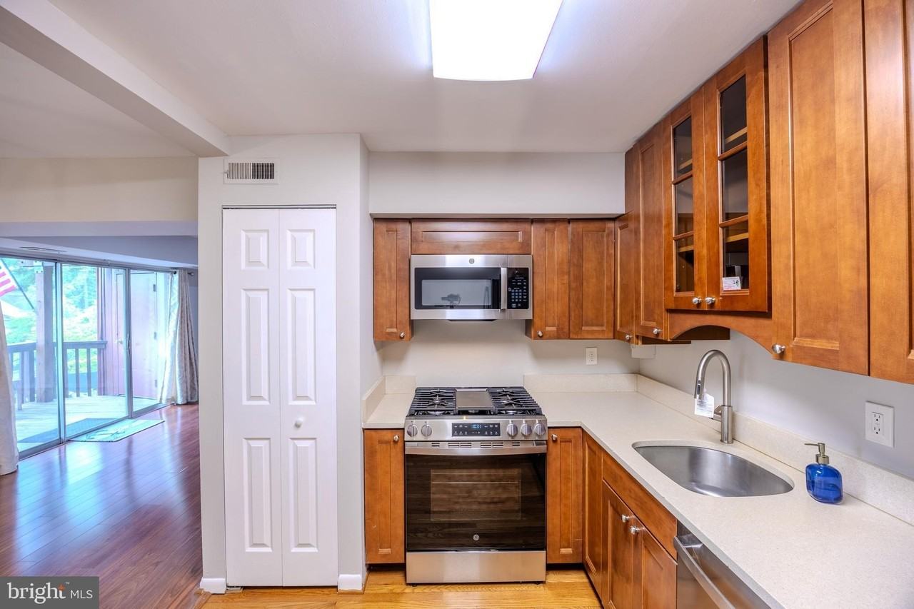 755 Fairview Ave Unit C - Photo 6 of 46