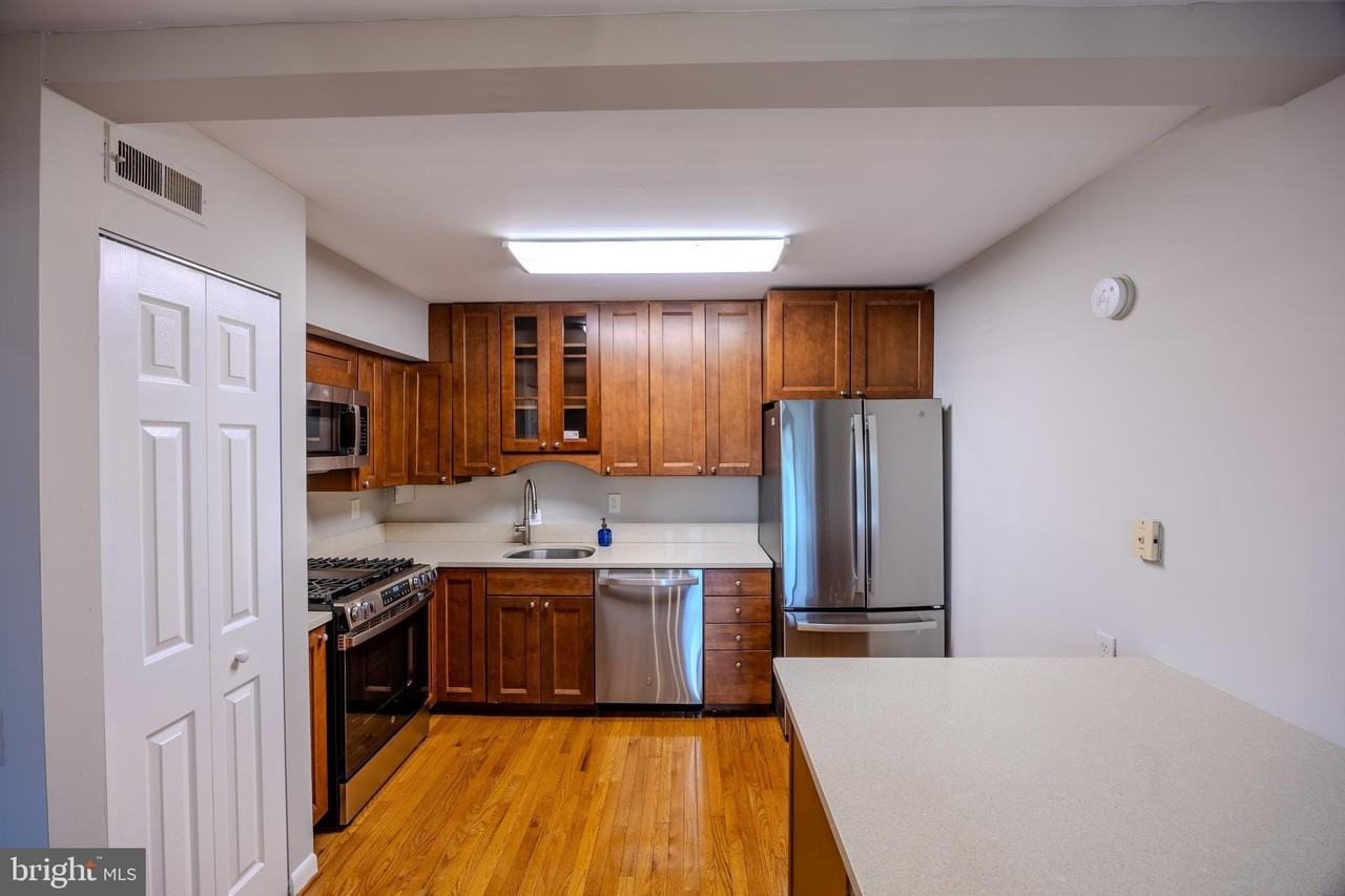 755 Fairview Ave Unit C - Photo 7 of 46