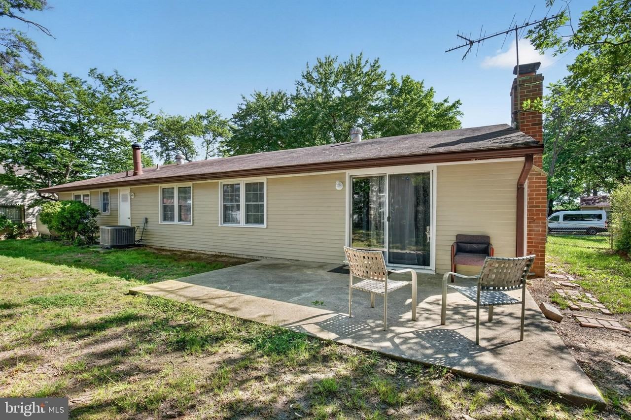 5004 Nicholas Rd - Photo 3 of 31