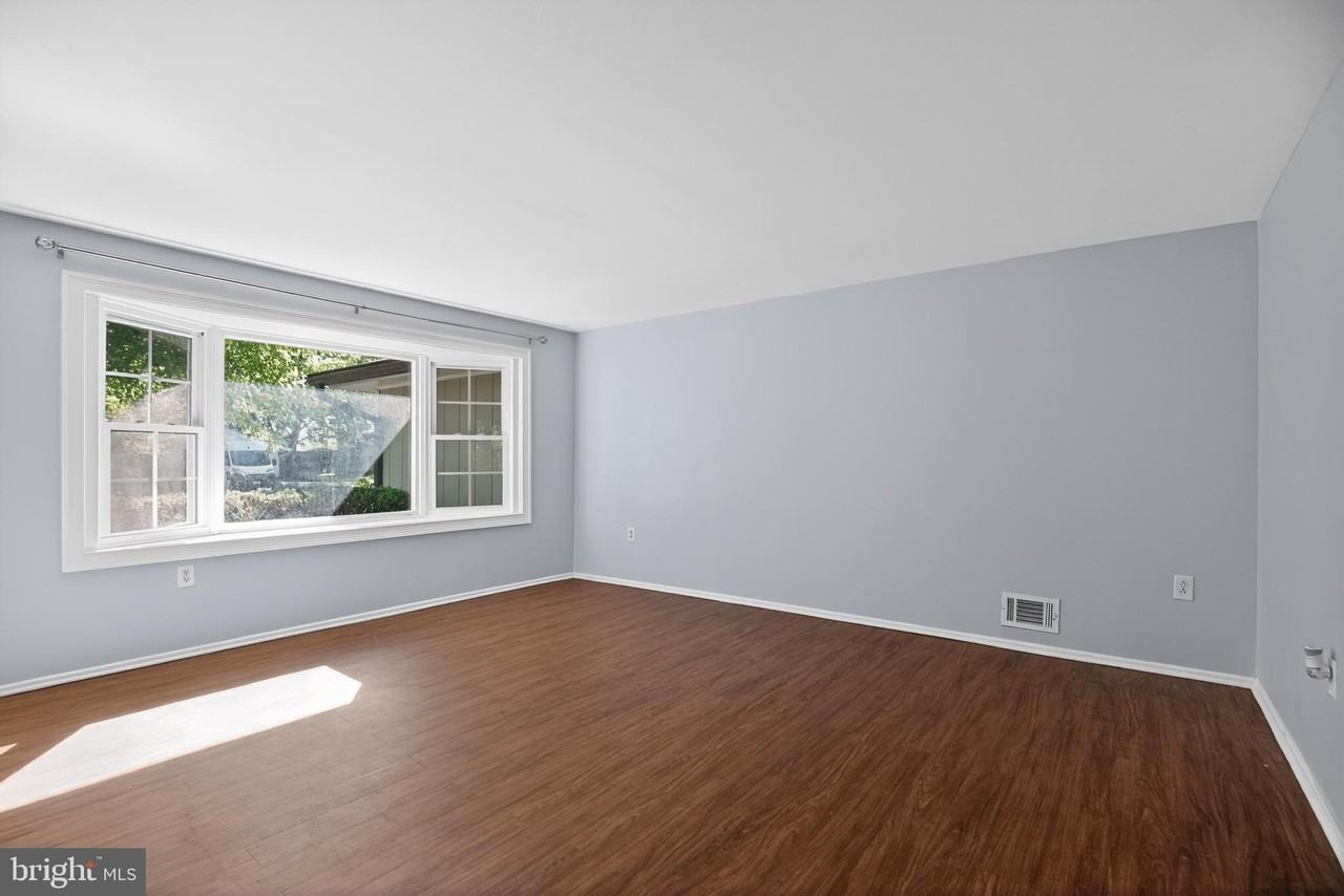 5004 Nicholas Rd - Photo 7 of 31