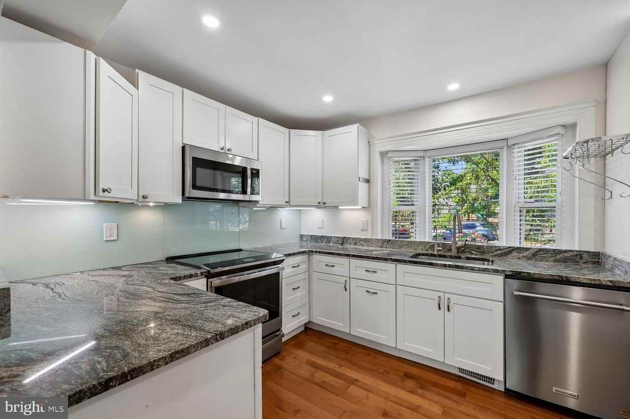 532 Monet Dr - Photo 3 of 37
