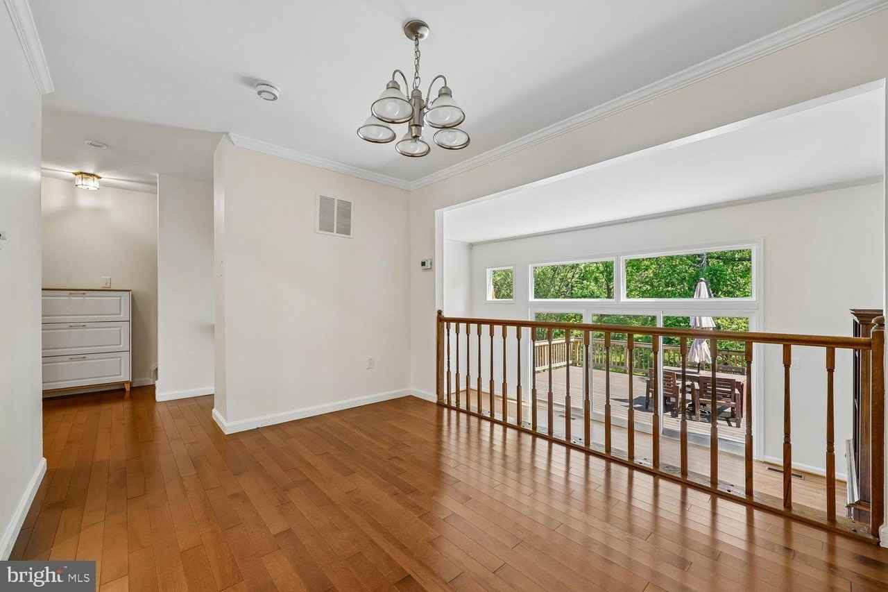 532 Monet Dr - Photo 4 of 37