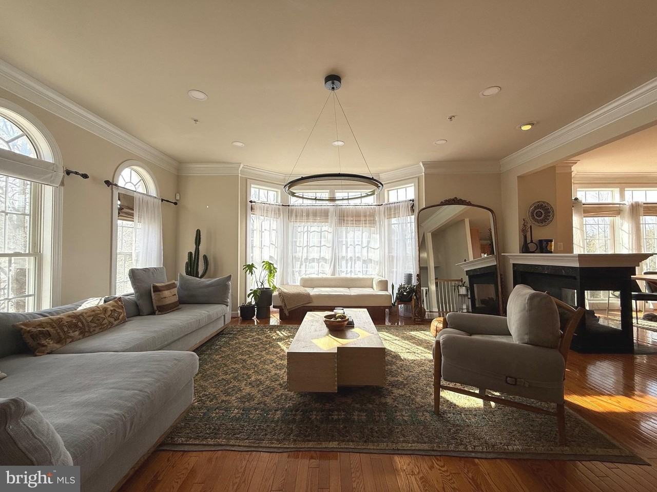 1600 Regent Manor Ct - Photo 3 of 22