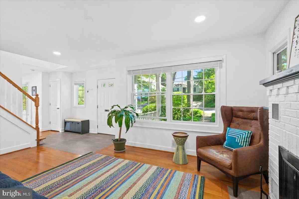 4842 Park Ave - Photo 5 of 46