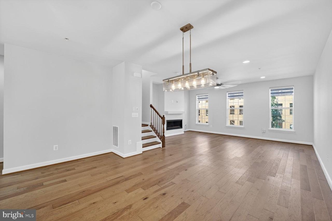 620 Halsey Way - Photo 5 of 25