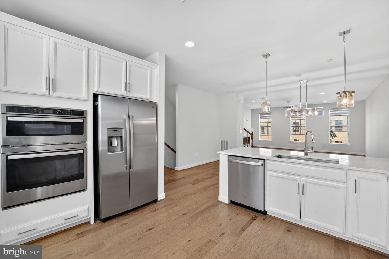 620 Halsey Way - Photo 6 of 25