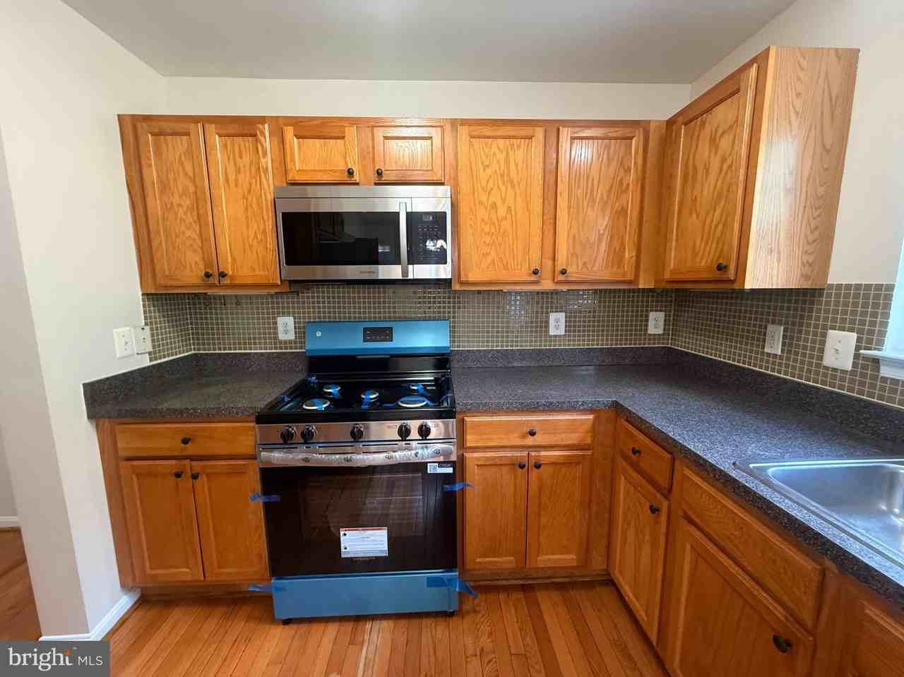 4805 Springmaid Ln - Photo 7 of 26