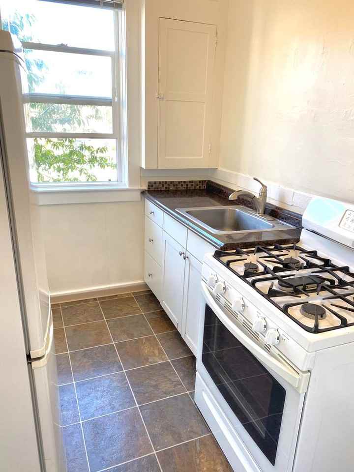 St Florence Apartments - Photo 2 of 37