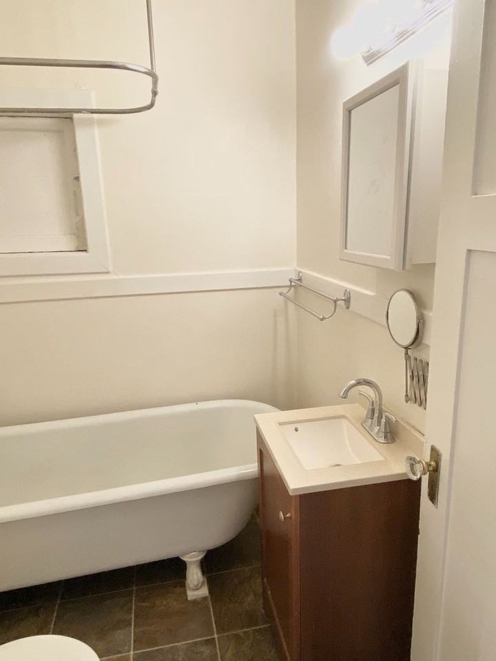 St Florence Apartments - Photo 3 of 37