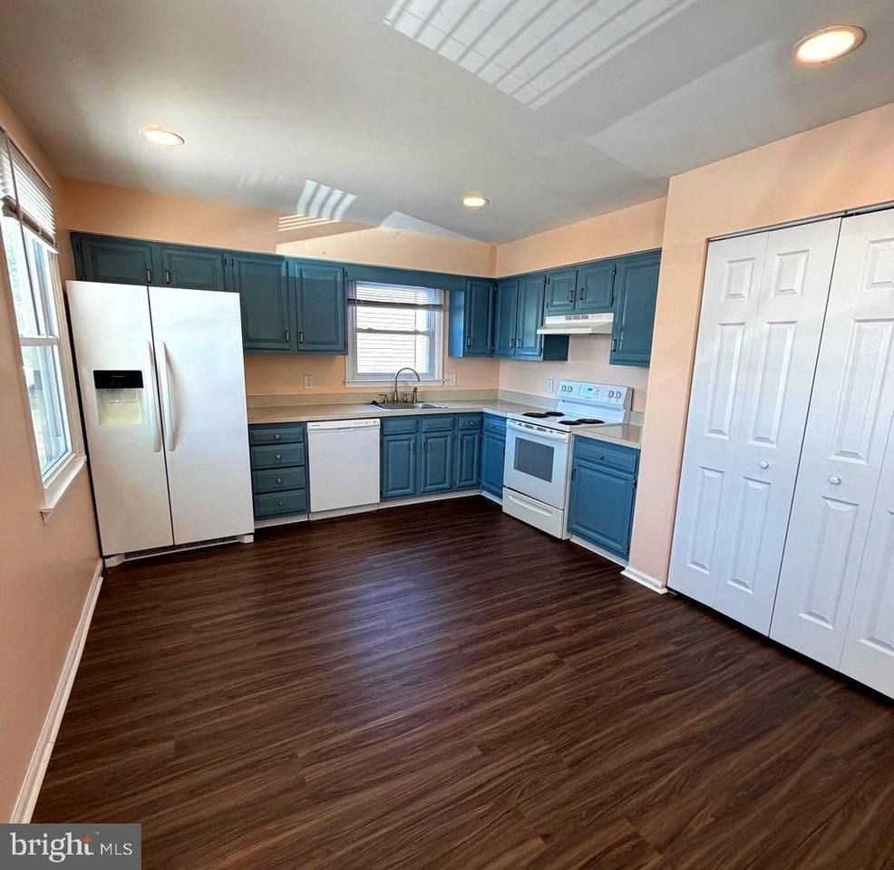 478 Jarvis Rd - Photo 3 of 13