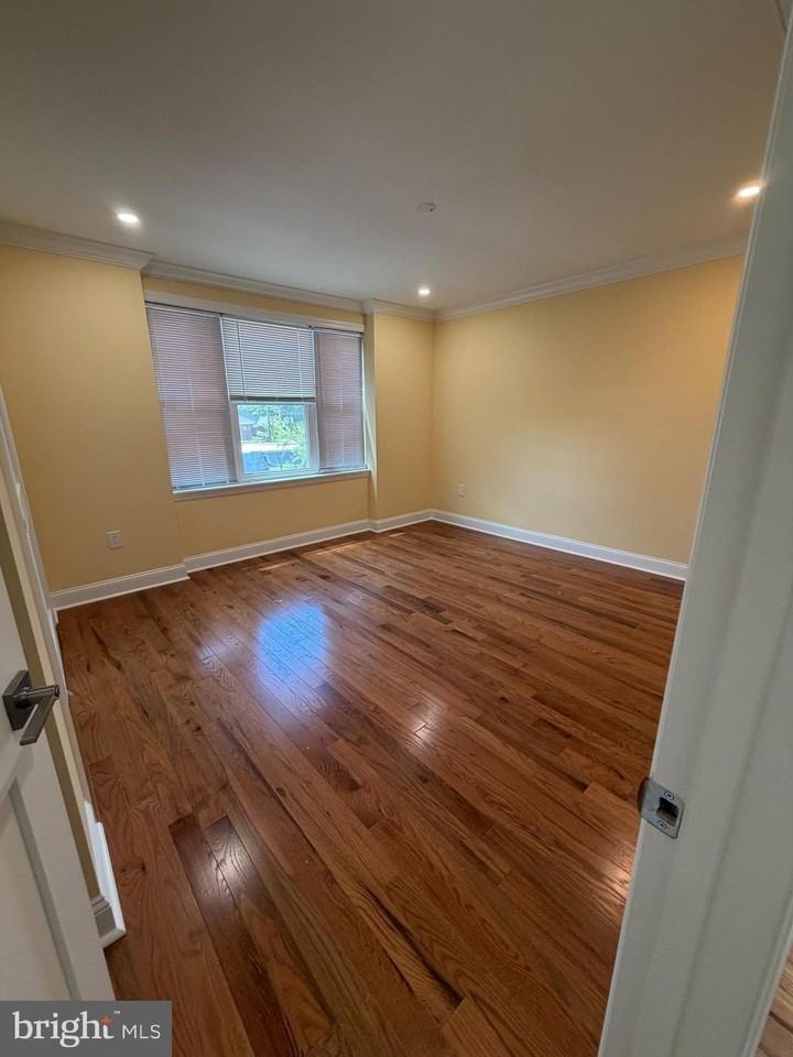 693 Haddon Ave ## C3 - Photo 3 of 6
