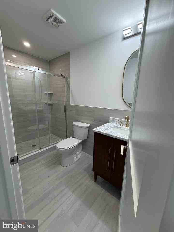 693 Haddon Ave ## C3 - Photo 4 of 6