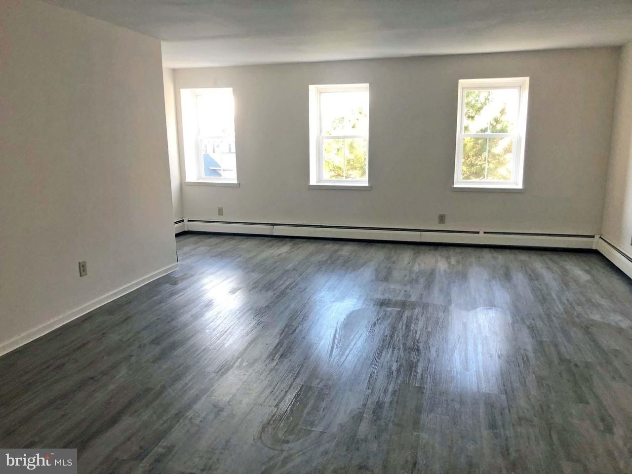 923 Washington St #104 - Photo 2 of 5