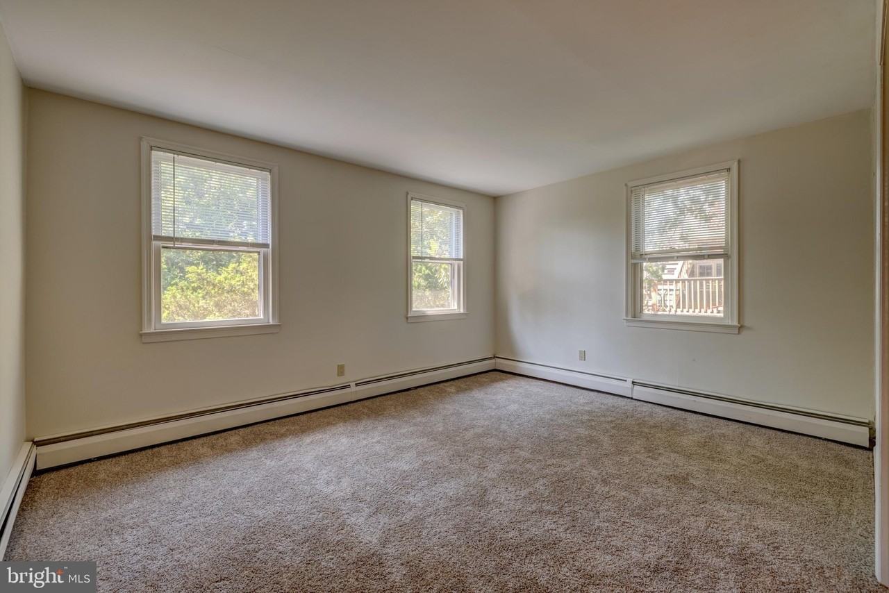 923 Washington St #104 - Photo 4 of 5