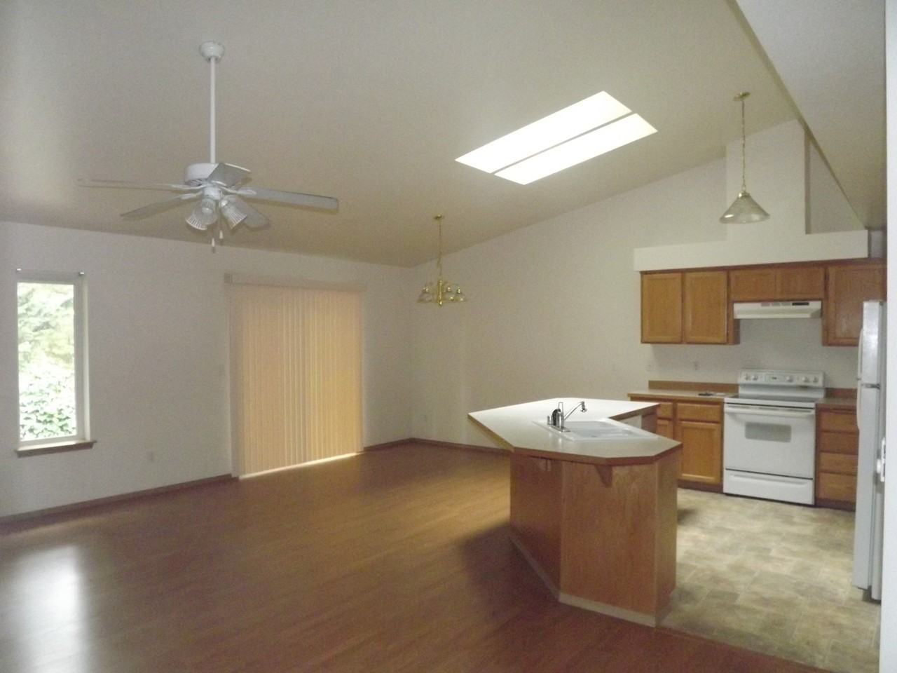 13120 5th Avenue Ct E - Photo 2 of 8