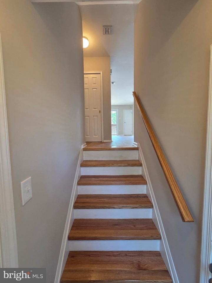 11-13 Aspen Way - Photo 3 of 16