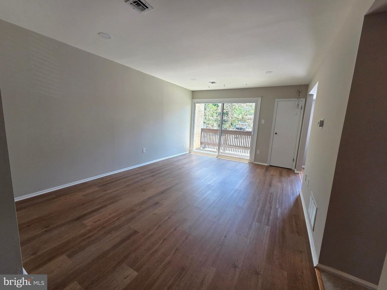 11-13 Aspen Way - Photo 4 of 16