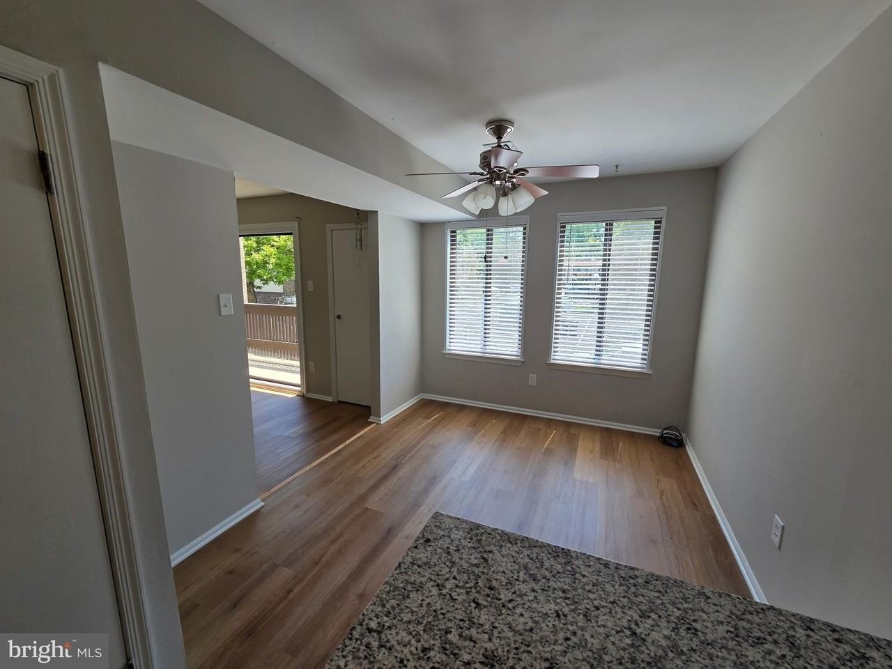11-13 Aspen Way - Photo 7 of 16