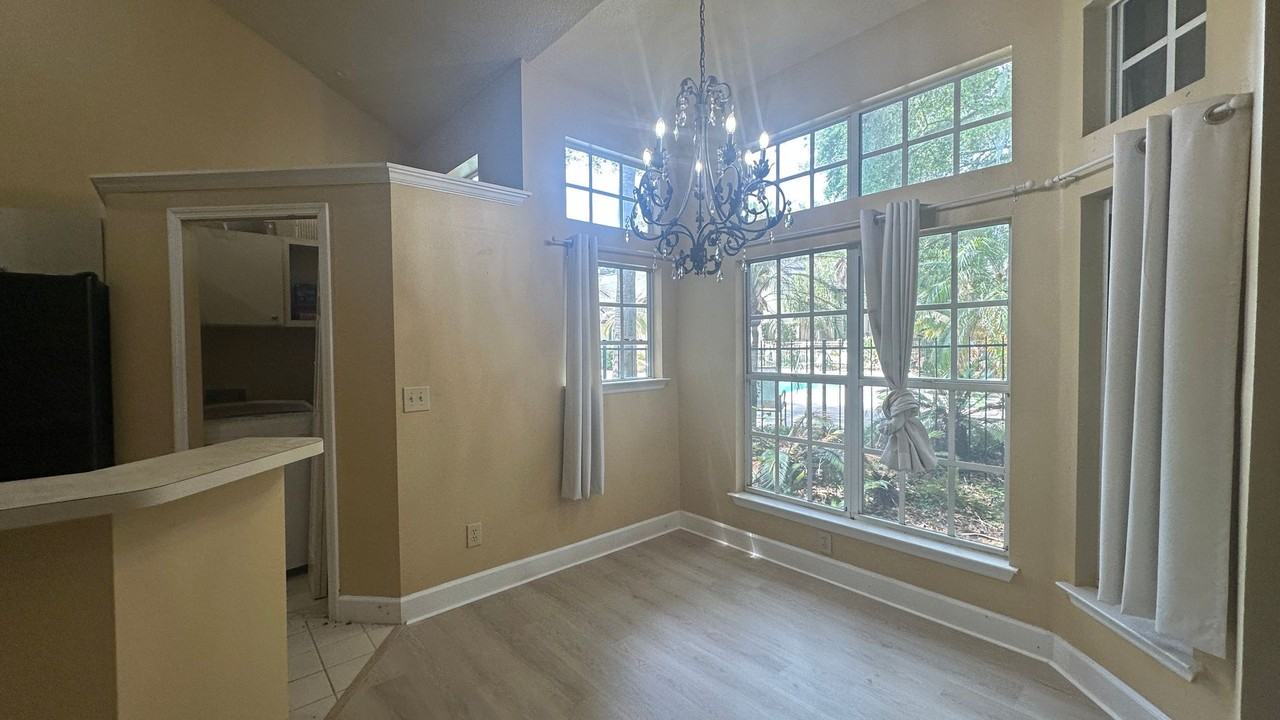 1567 Farrindon Cir - Photo 3 of 24