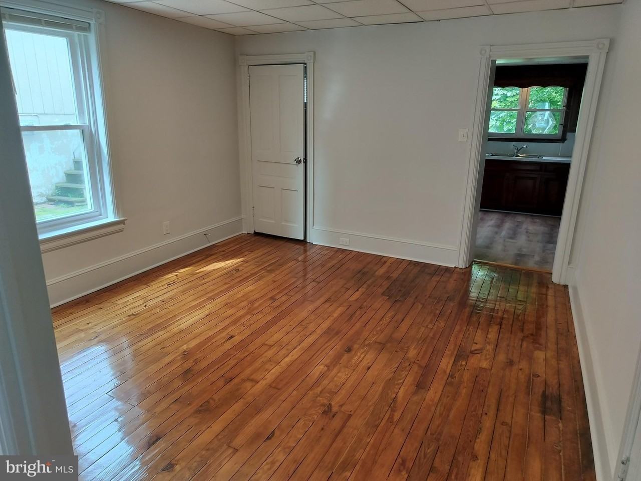 136 S 4th Ave - Photo 4 of 13
