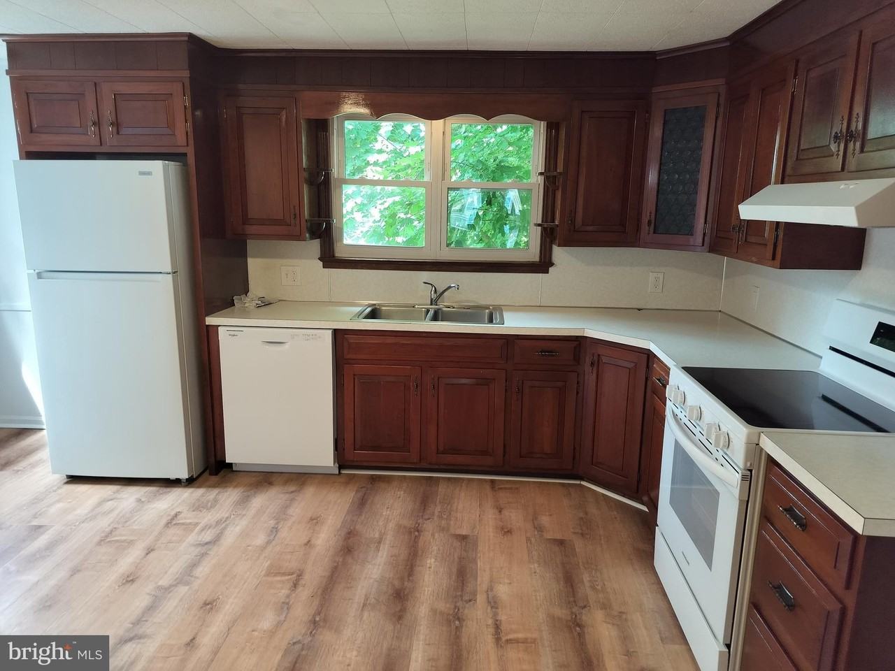 136 S 4th Ave - Photo 6 of 13