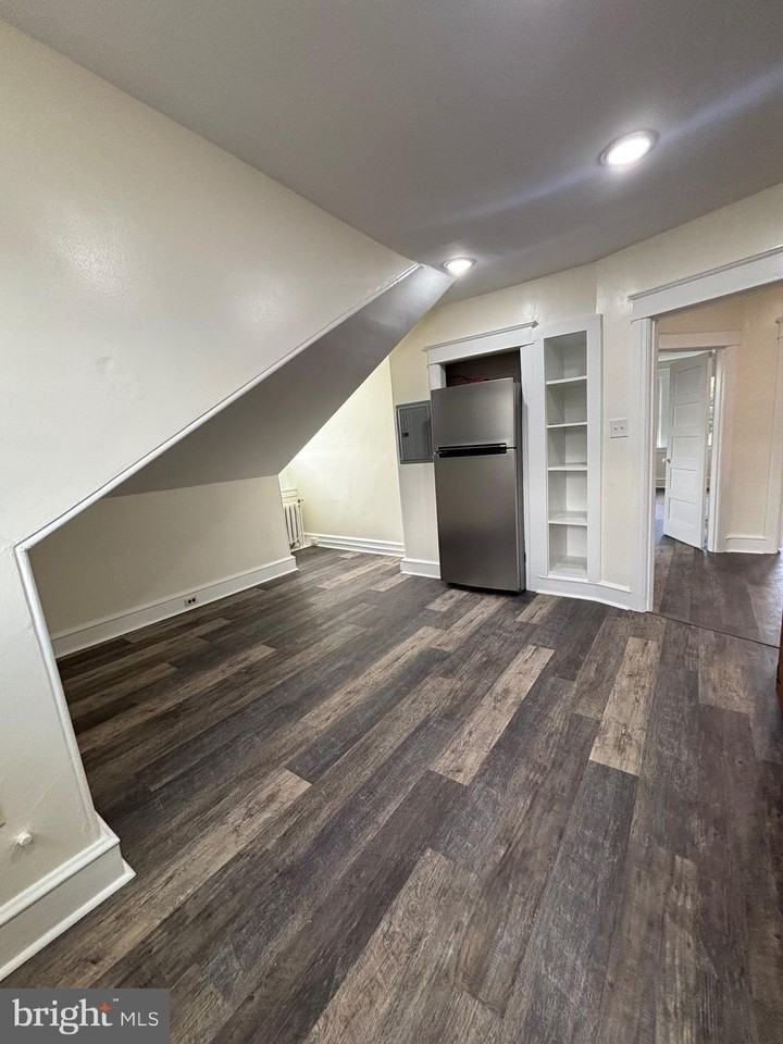 724 Main St #3 - Photo 5 of 13
