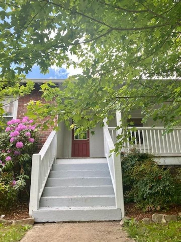 100 Gibbs St - Photo 2 of 16