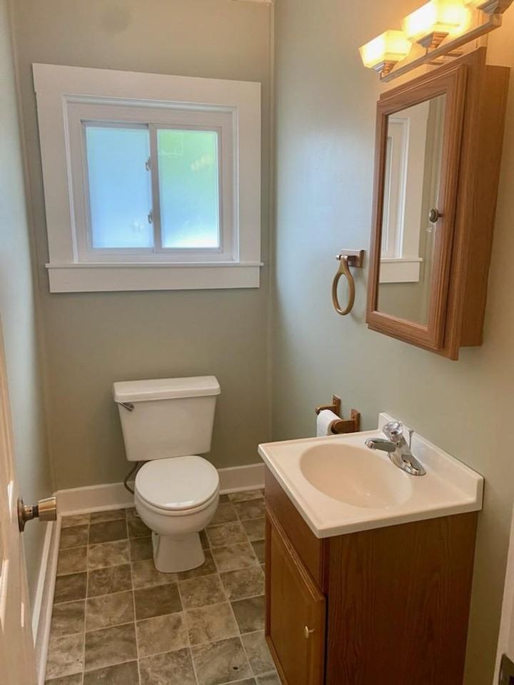 100 Gibbs St - Photo 4 of 16