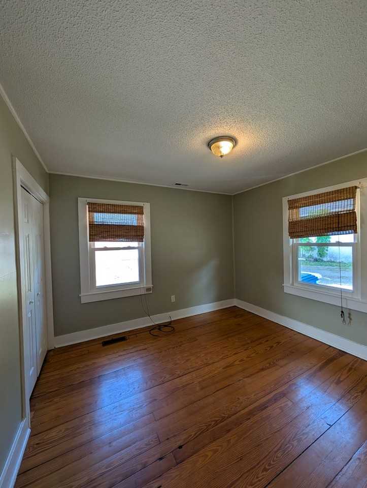 100 Gibbs St - Photo 6 of 16