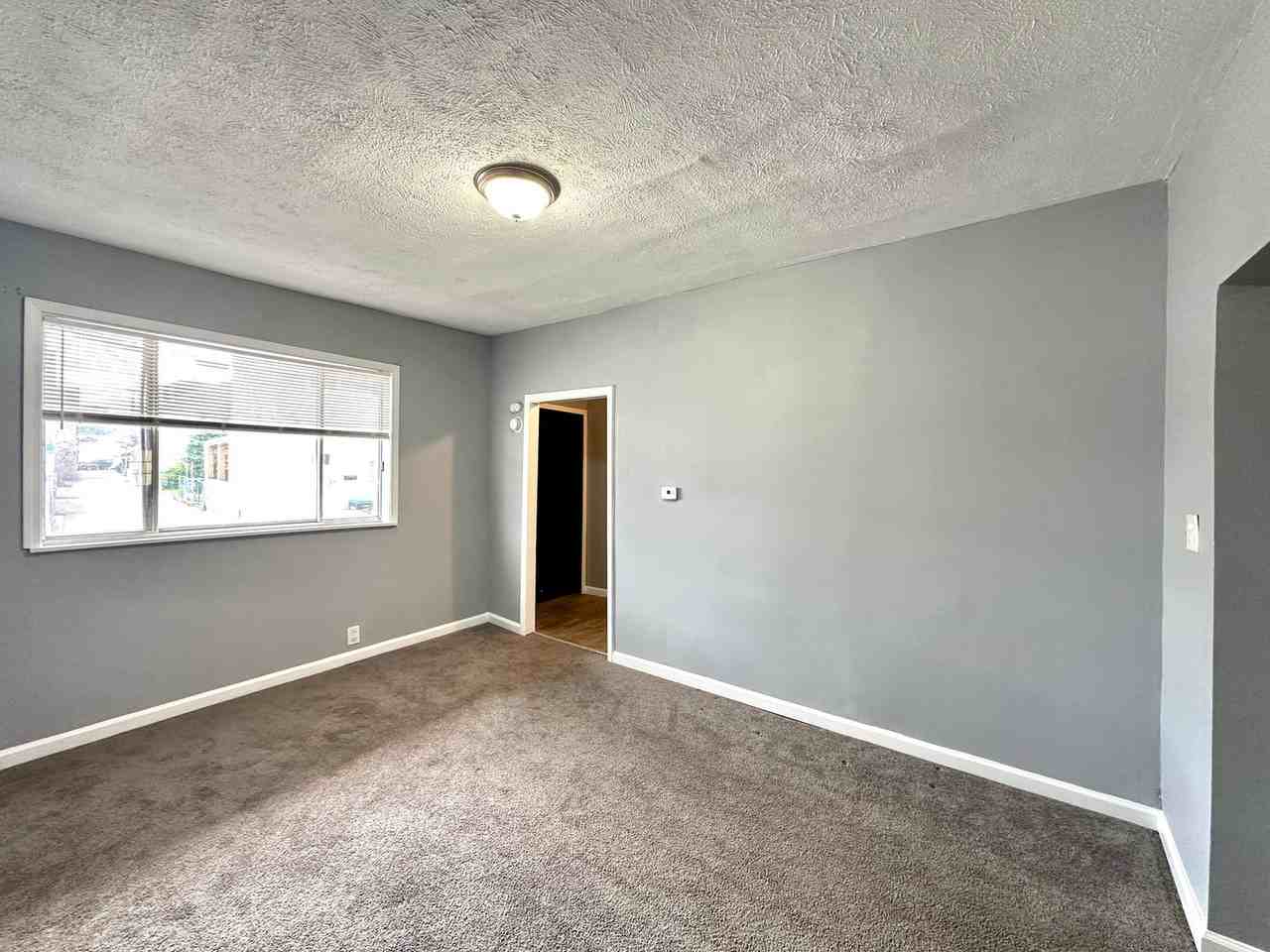 212 8th St - Photo 3 of 18