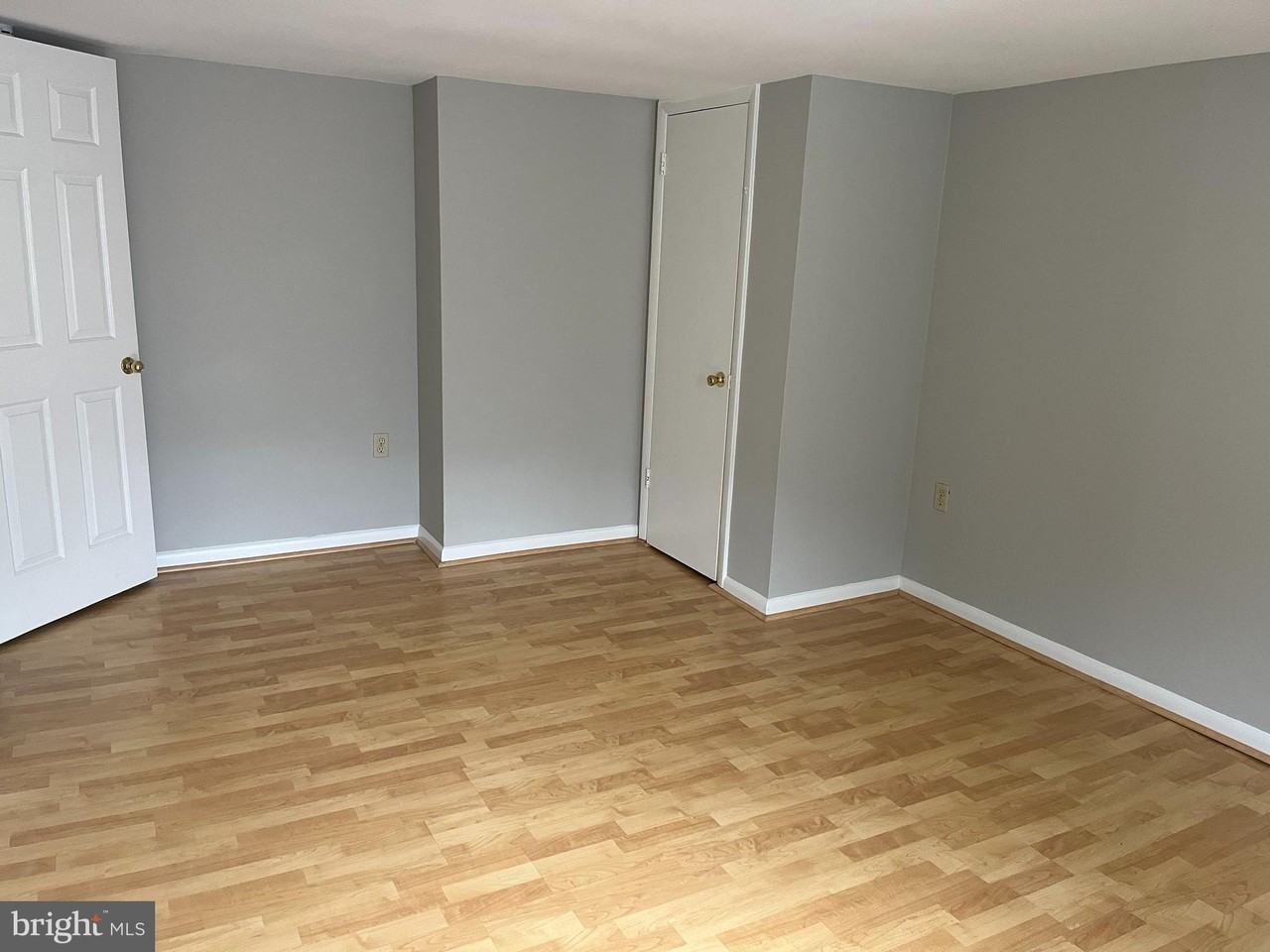 200 E Elm St - Photo 5 of 7