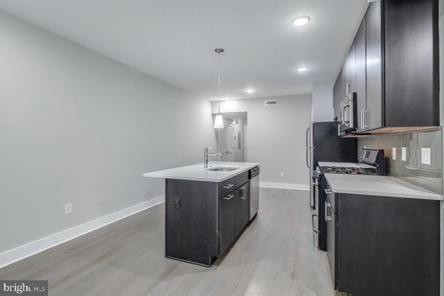 1607 Catharine St #1H - Photo 4 of 15