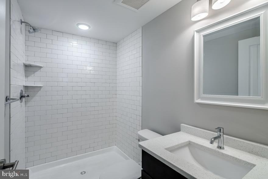 1607 Catharine St #1H - Photo 7 of 15