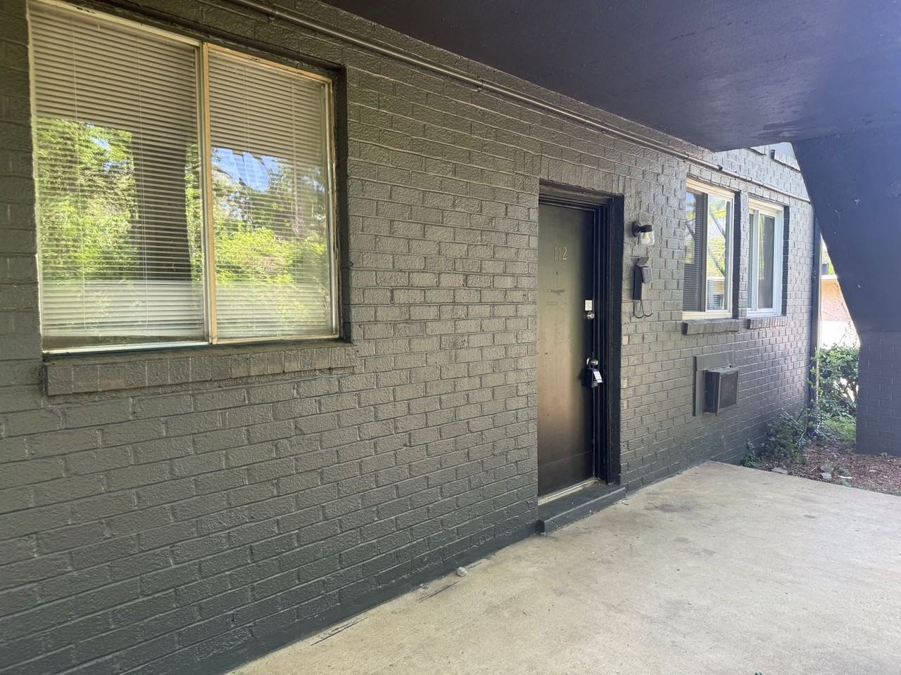 550 Harding Pl #C112 - Photo 2 of 29