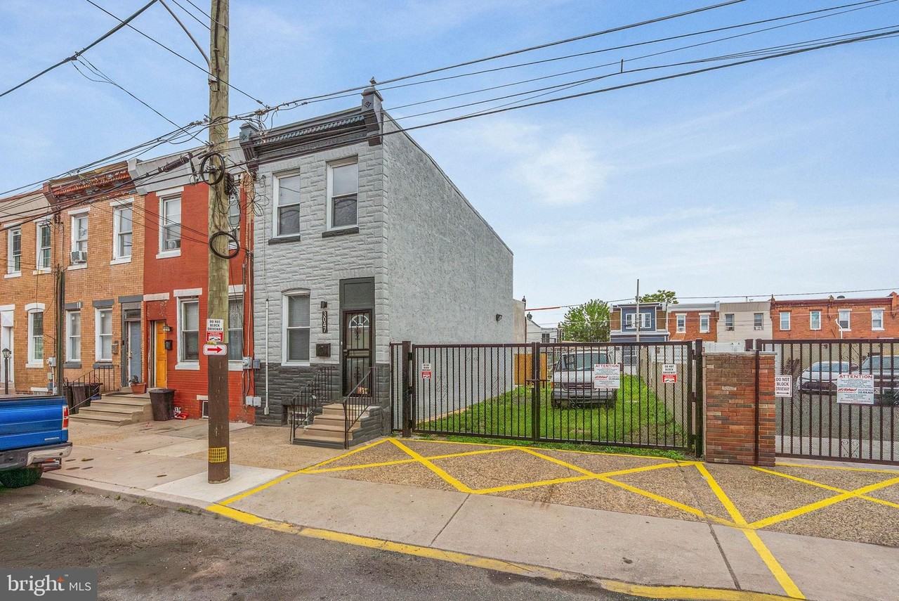 3047 Janney St - Photo 2 of 12