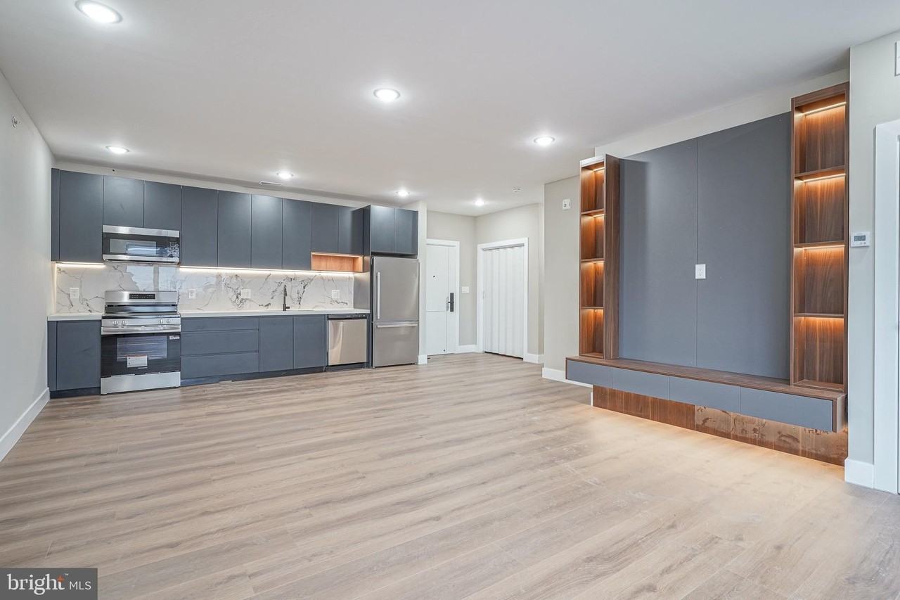 4432 Wingate St #304 - Photo 7 of 32