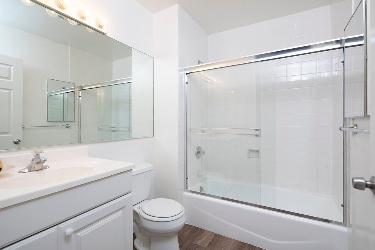 1075 Agate St - Photo 6 of 12