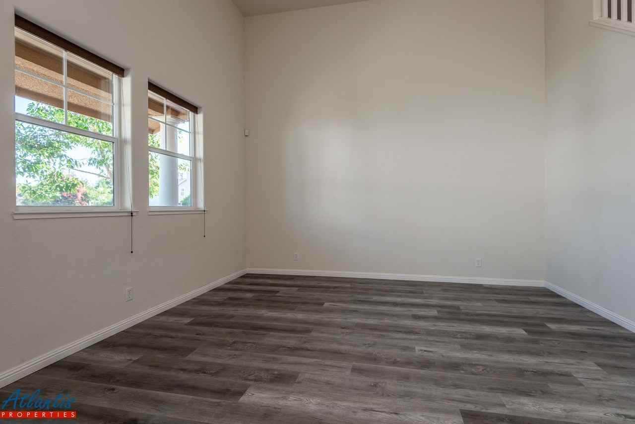 176 Salmar Ter - Photo 6 of 17