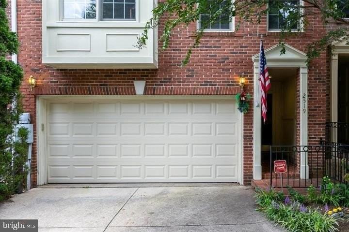 2519 Gadsby Pl - Photo 2 of 50