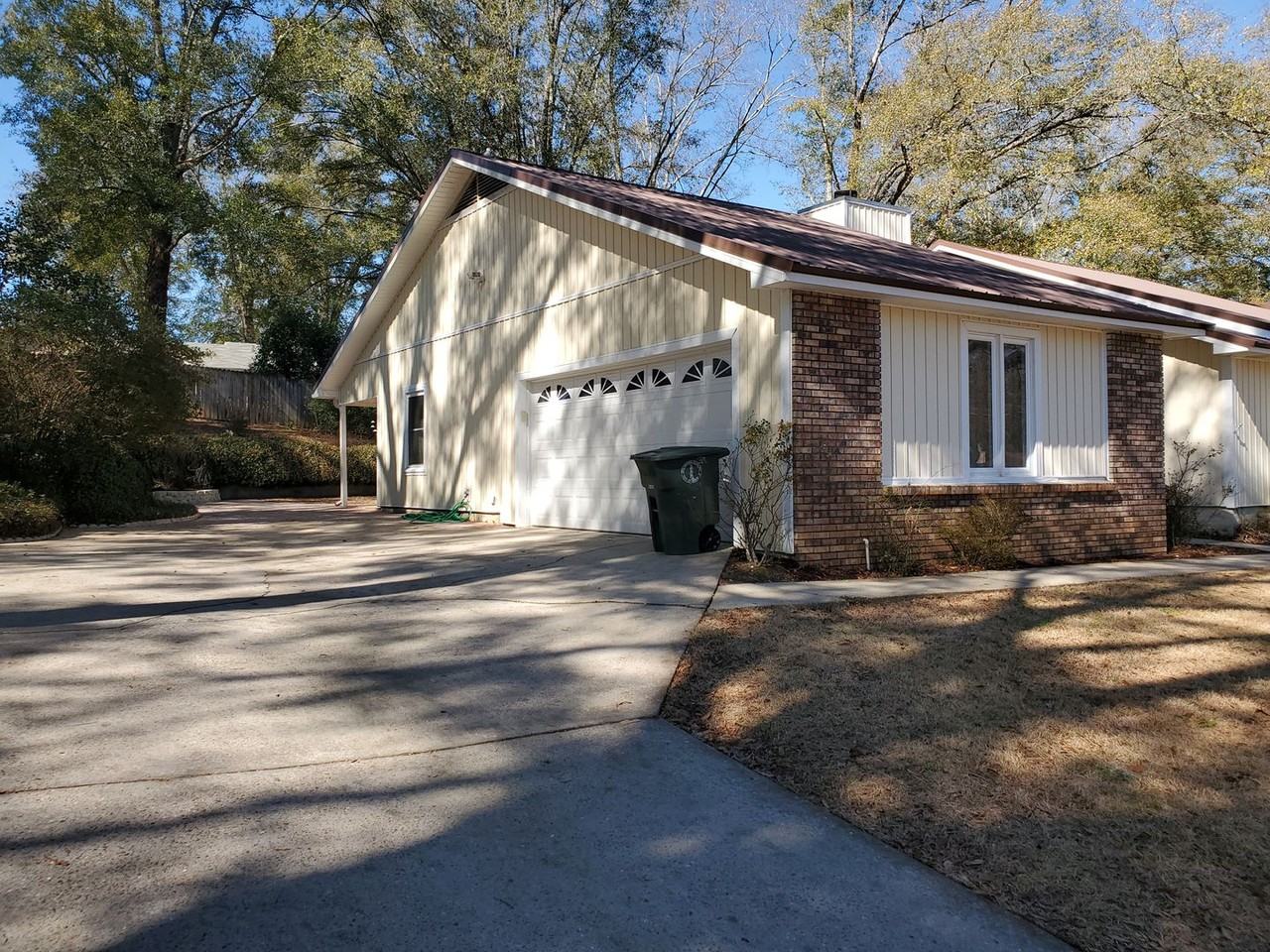 111 Liveoak Dr - Photo 4 of 6